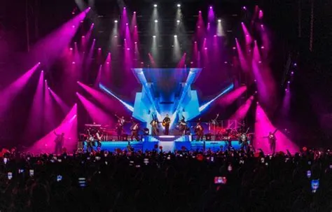 La Notte Luminosa di Luis Fonsi a Milano: Un Concerto Straordinario che Ha Accattivato Milioni di Cuori!